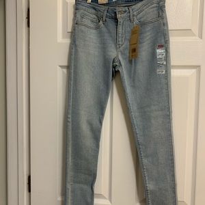 Levi’s 711 Skinny Jeans
